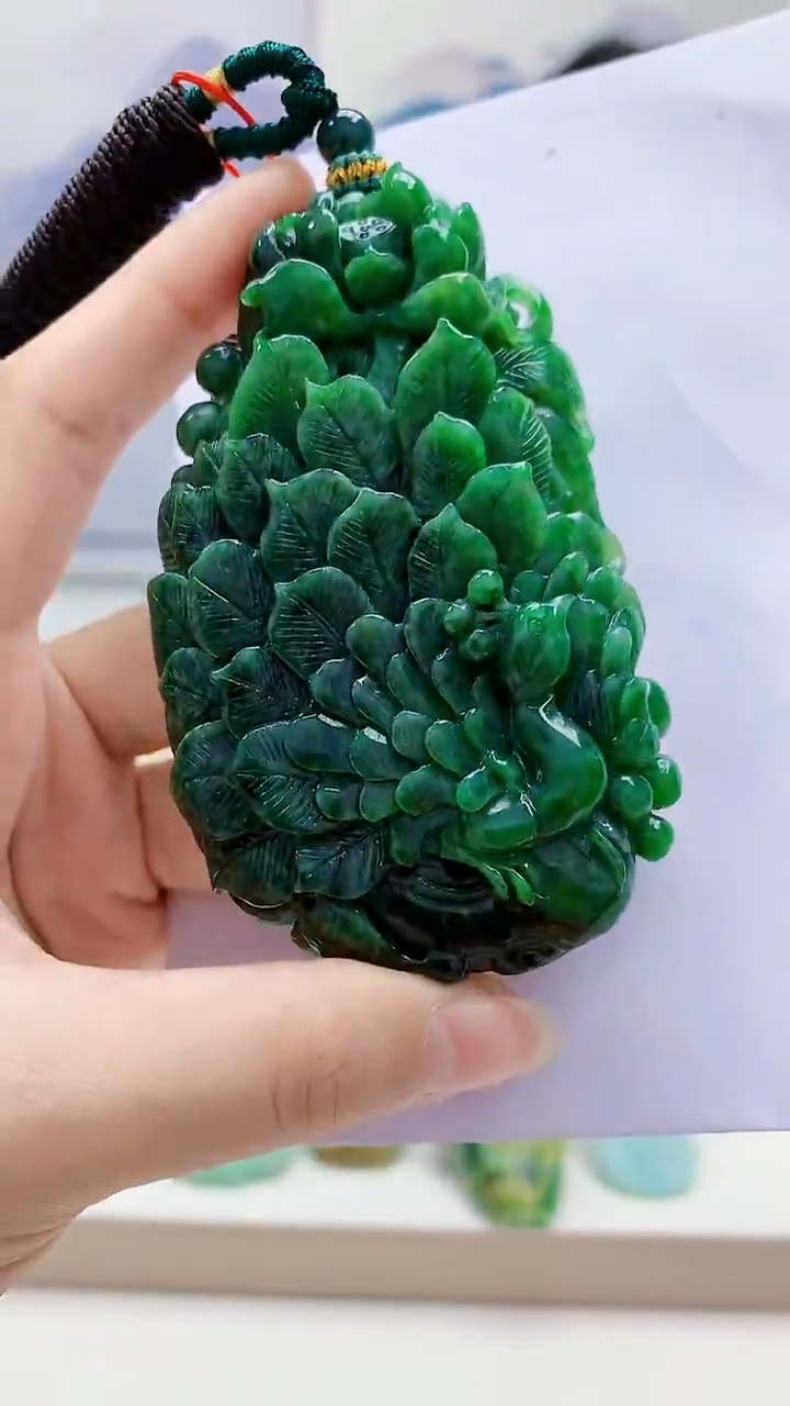 未镶嵌定制翡翠4812lr-毛货挂件84