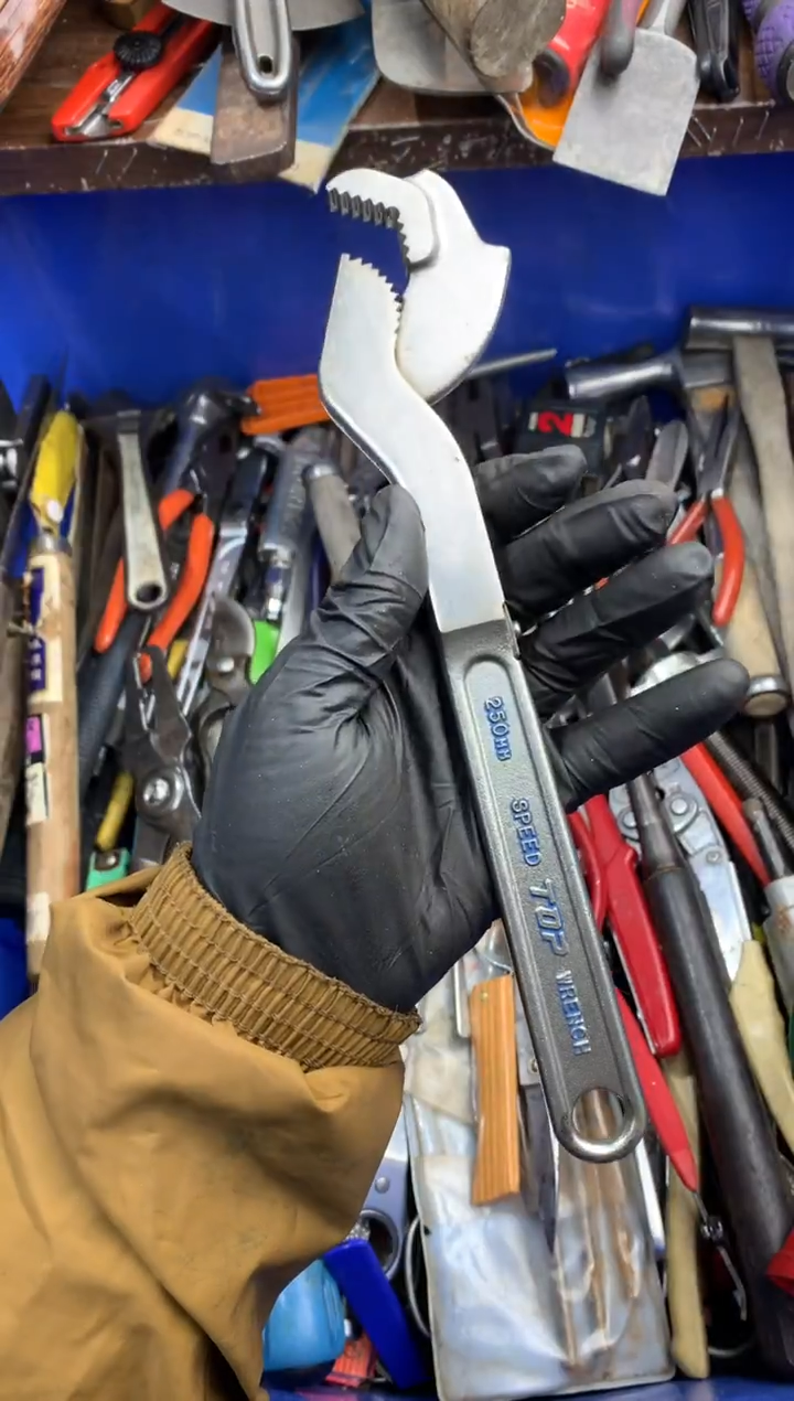 Y**B可乐日本工具仓库闪购链接