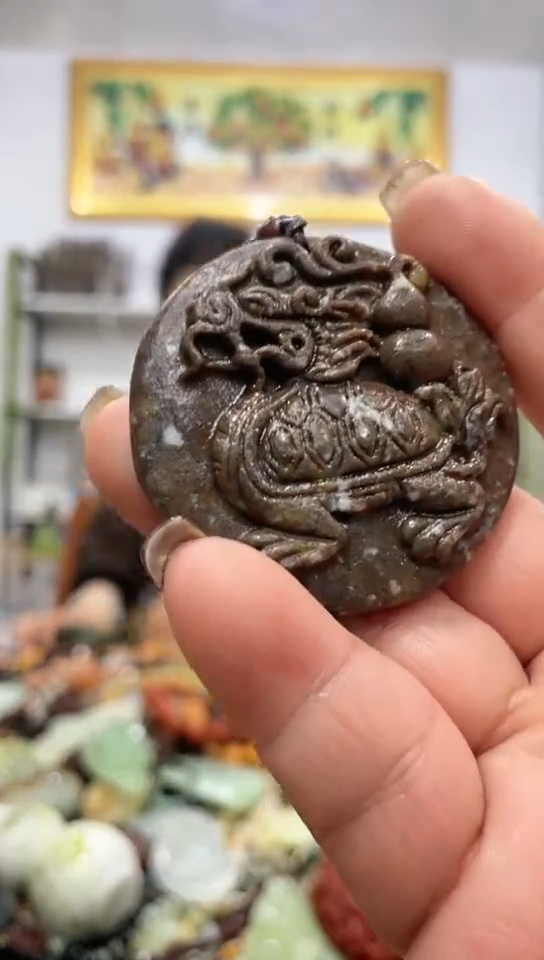 未镶嵌岫玉挂件 