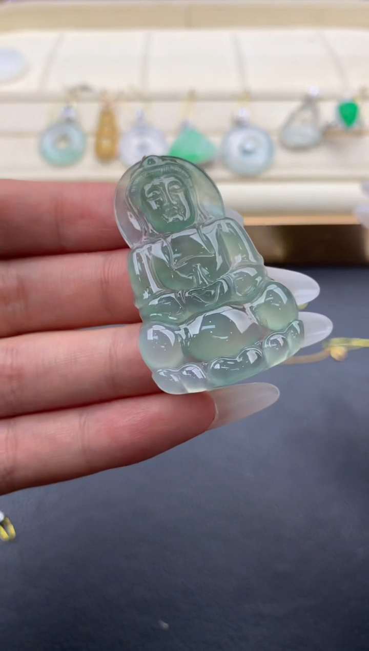 翡翠未镶嵌颈饰A300       