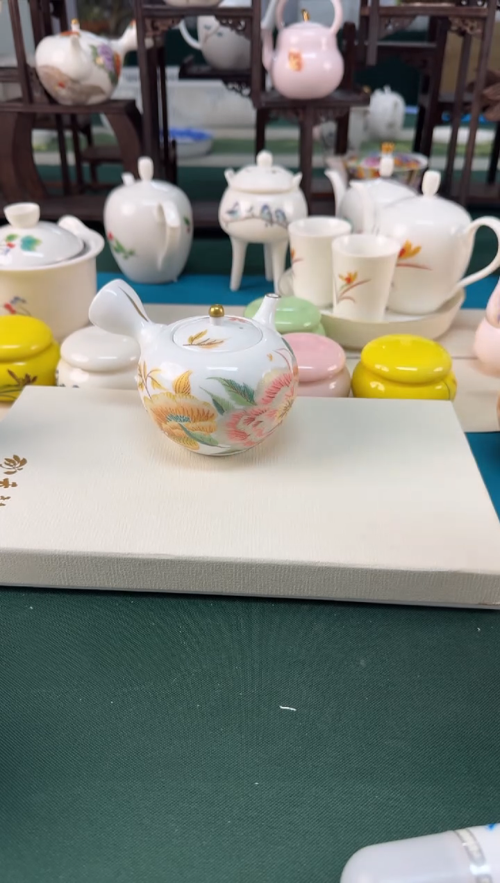 【闪购商品】瓷器 ······.......