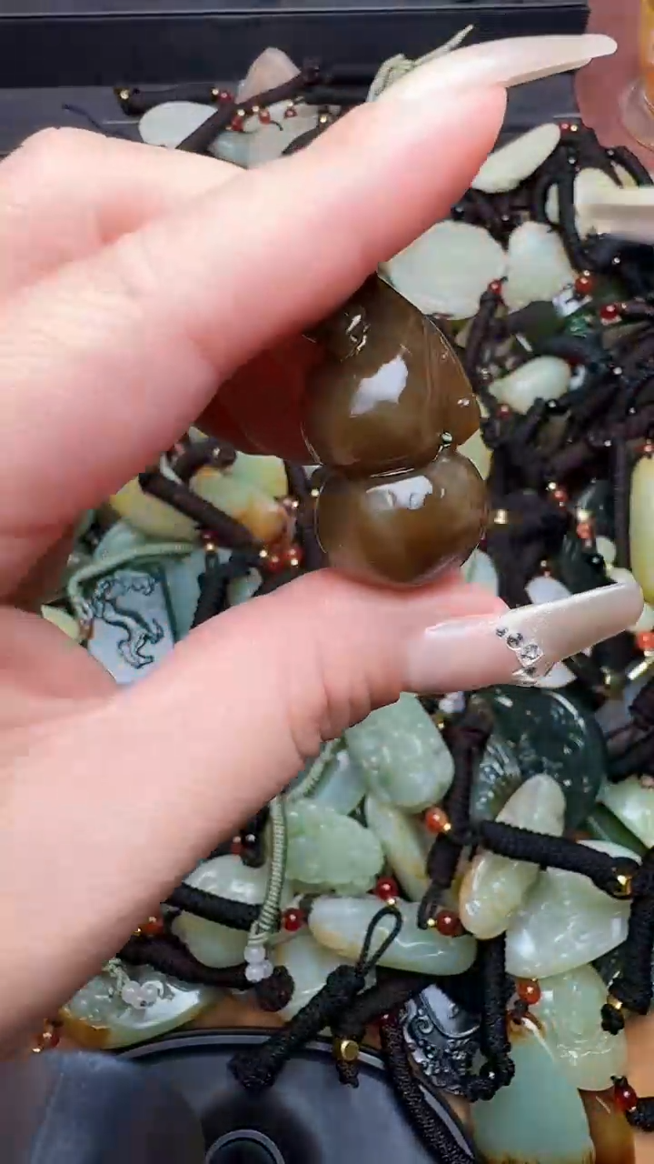 【闪购商品】和田玉颈饰未镶嵌葫芦