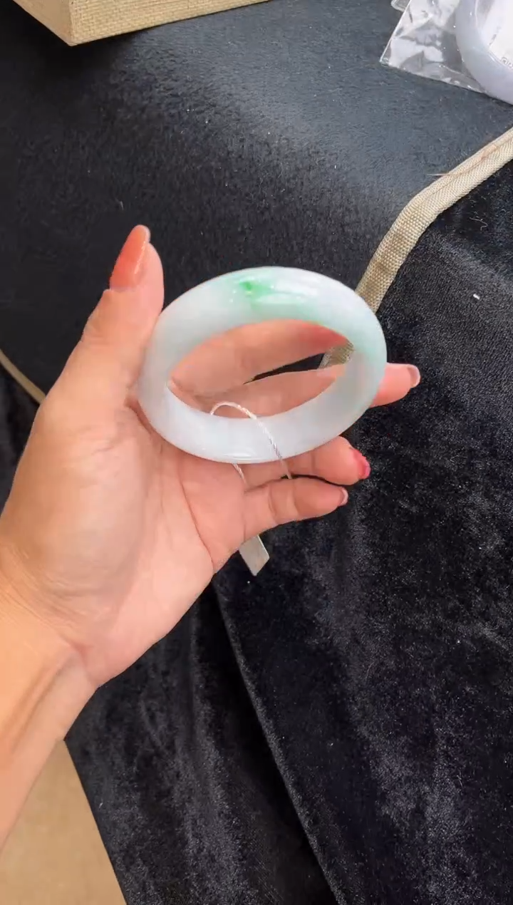 未镶嵌手镯翡翠手镯