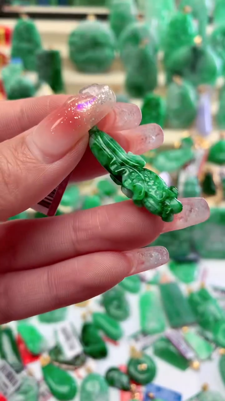 【闪购商品】翡翠颈饰18K金镶嵌挂件