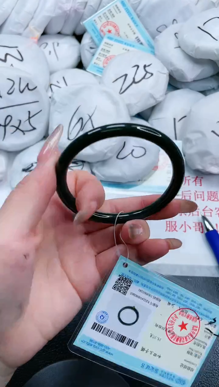 【闪购商品】和田玉手镯未镶嵌9S169-57