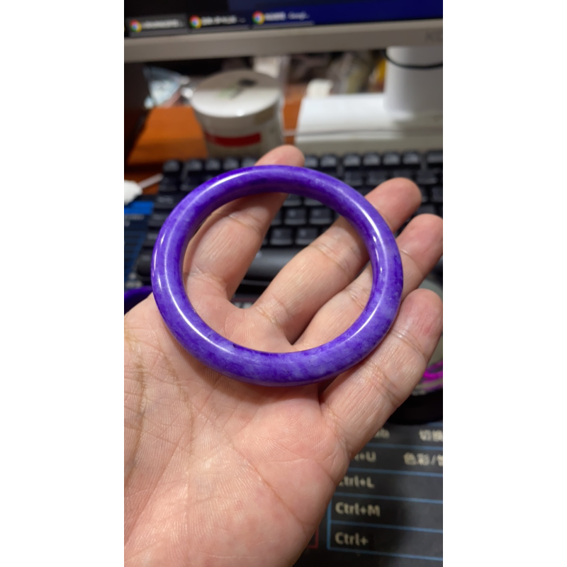 手 38  紫苏中圆条手镯