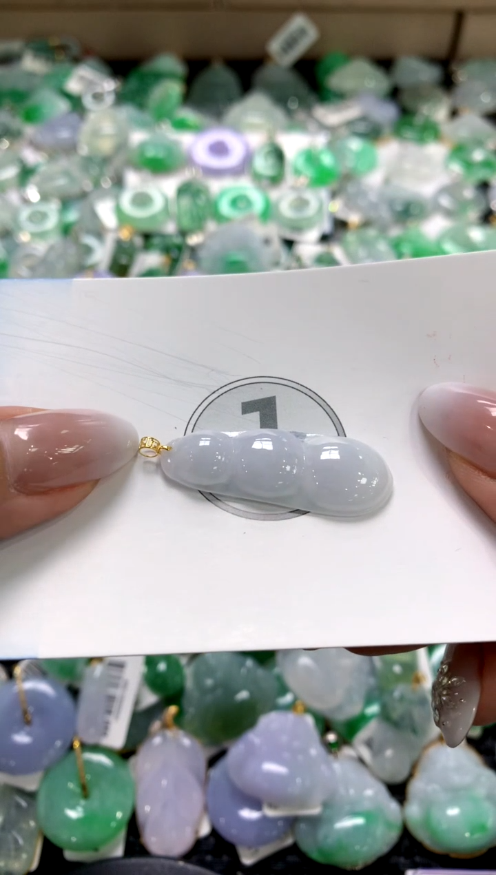 颈饰18K金镶嵌翡翠1111111111111111