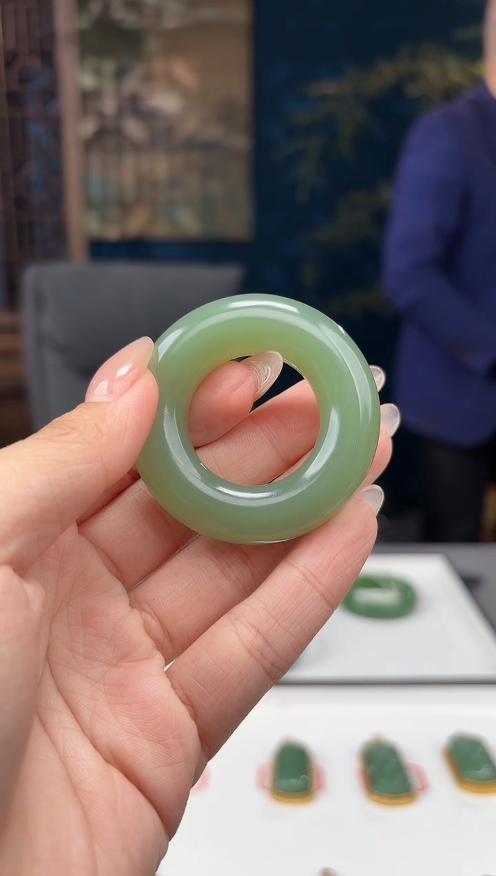 【闪购商品】和田玉吊坠未镶嵌平安扣