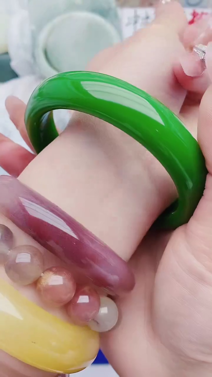 【闪购商品】石英质玉手镯未镶嵌C34-64-65