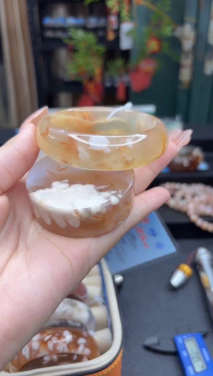 【闪购商品】石英质玉手镯未镶嵌96（56圈赠送镯心）