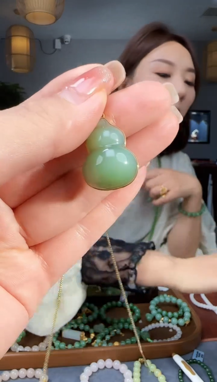 和田玉18K金镶嵌吊坠(不含链)1
