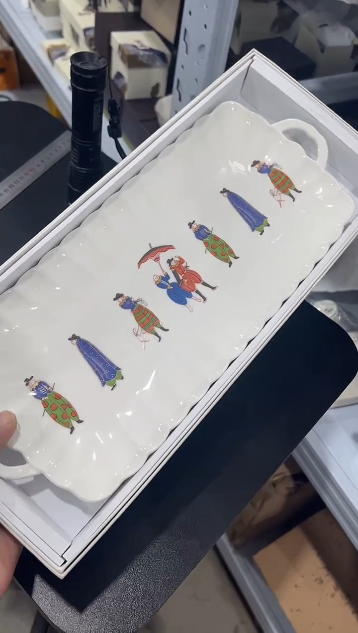 杯子骨瓷（原盒）烤盘一个