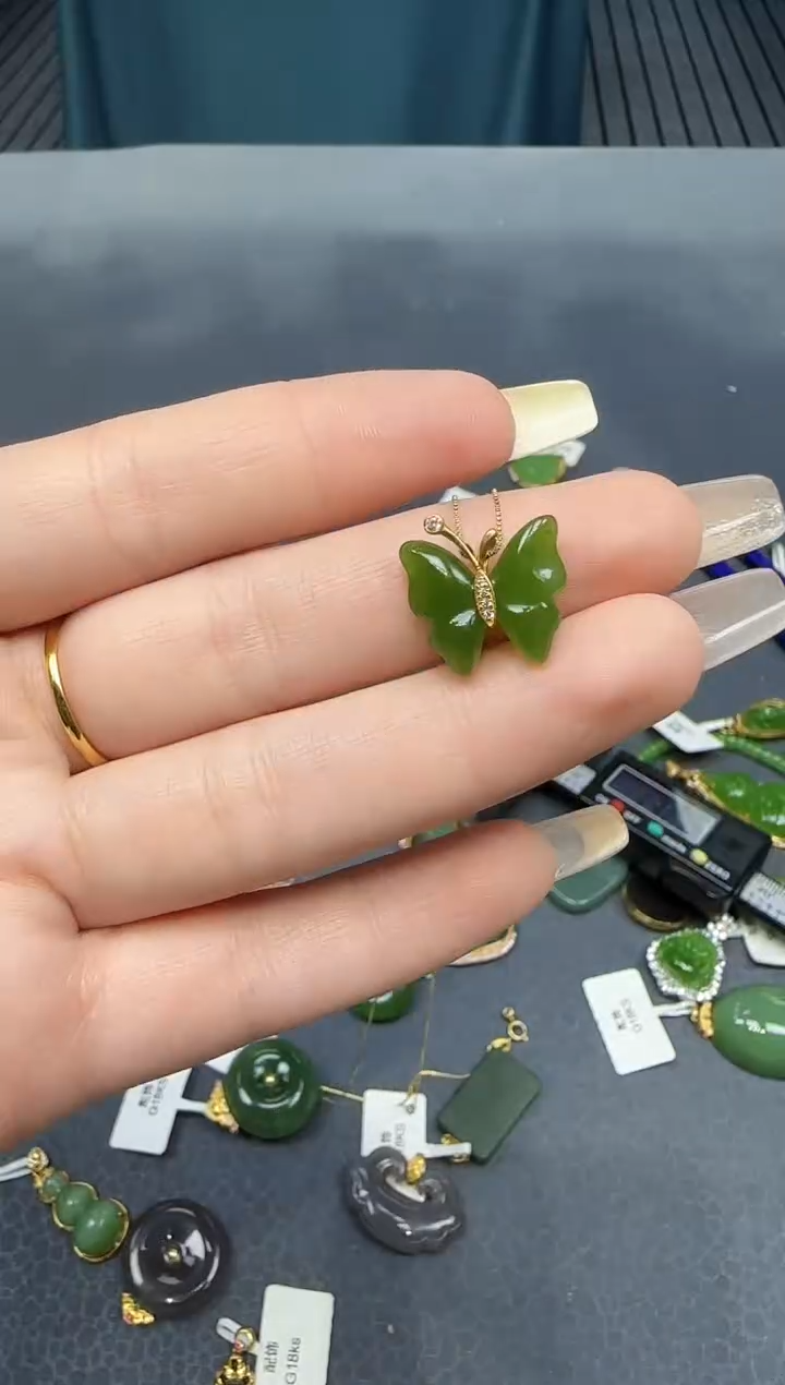 【闪购商品】和田玉挂件18K金镶嵌1