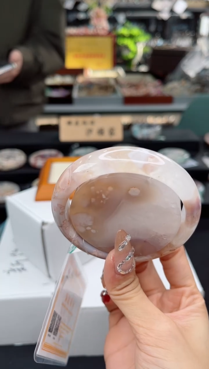 【闪购商品】石英质玉手镯未镶嵌62圈口（赠品镯心）1600065