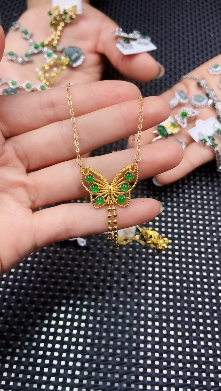 翡翠未镶嵌颈饰111111111