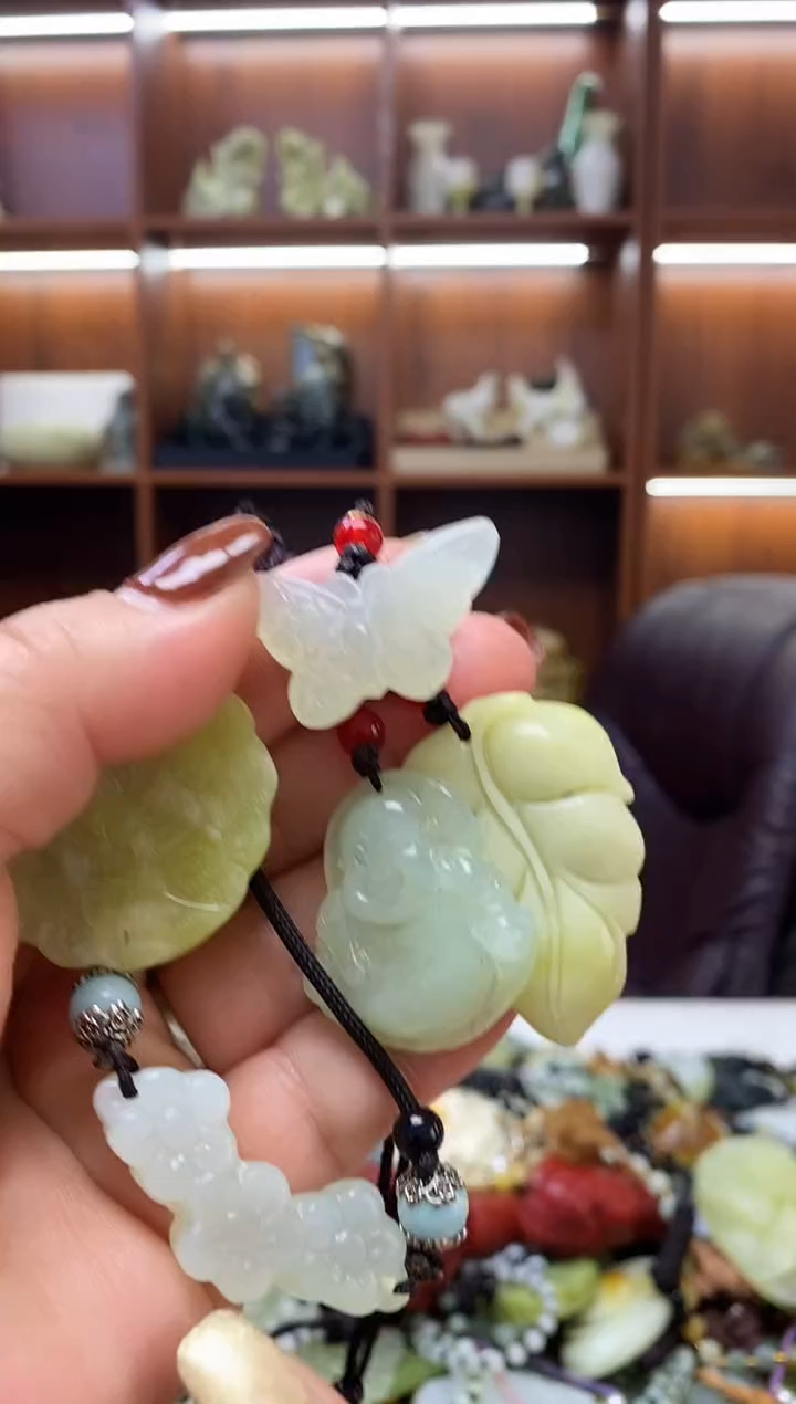 未镶嵌岫玉吊坠拍一发五