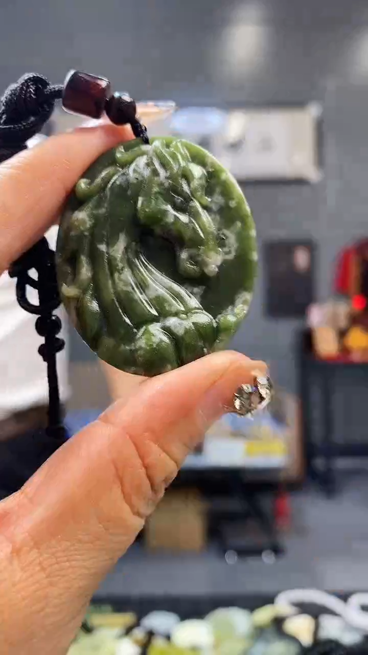 未镶嵌蛇纹石玉其他天然岫玉（多样性发其中之一）