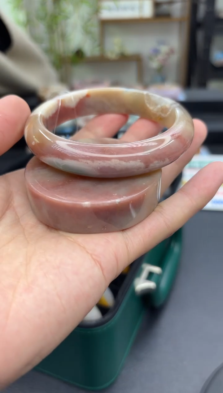 【闪购商品】石英质玉手镯未镶嵌C61(64圈赠送镯心)