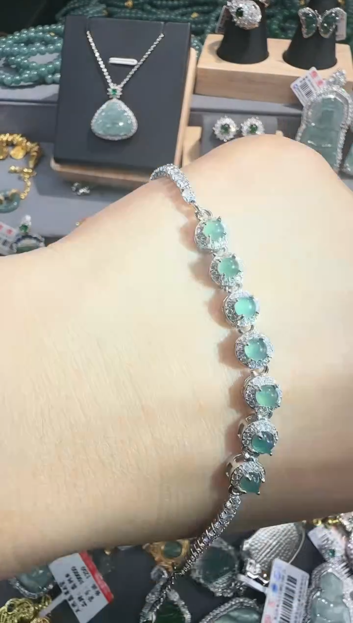 【闪购商品】翡翠吊坠(赠链)未镶嵌翡翠A货源头工厂带证书发