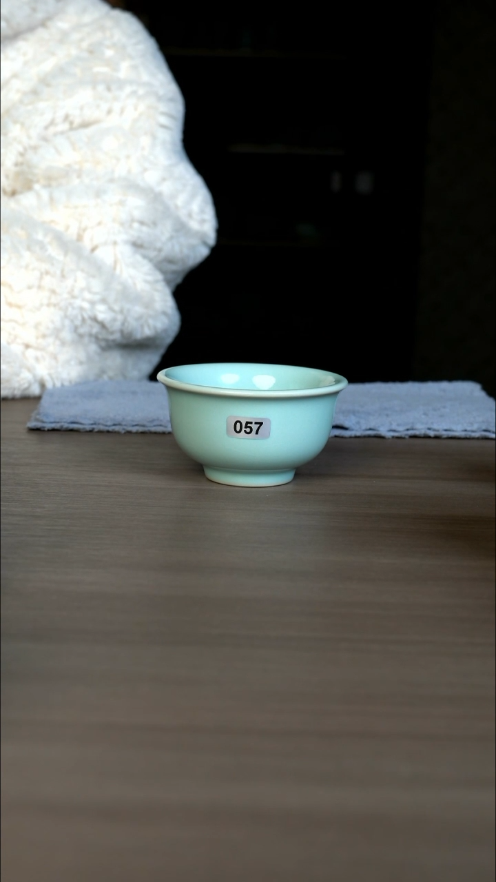 【闪购商品】杯057号天青压手杯一级开片