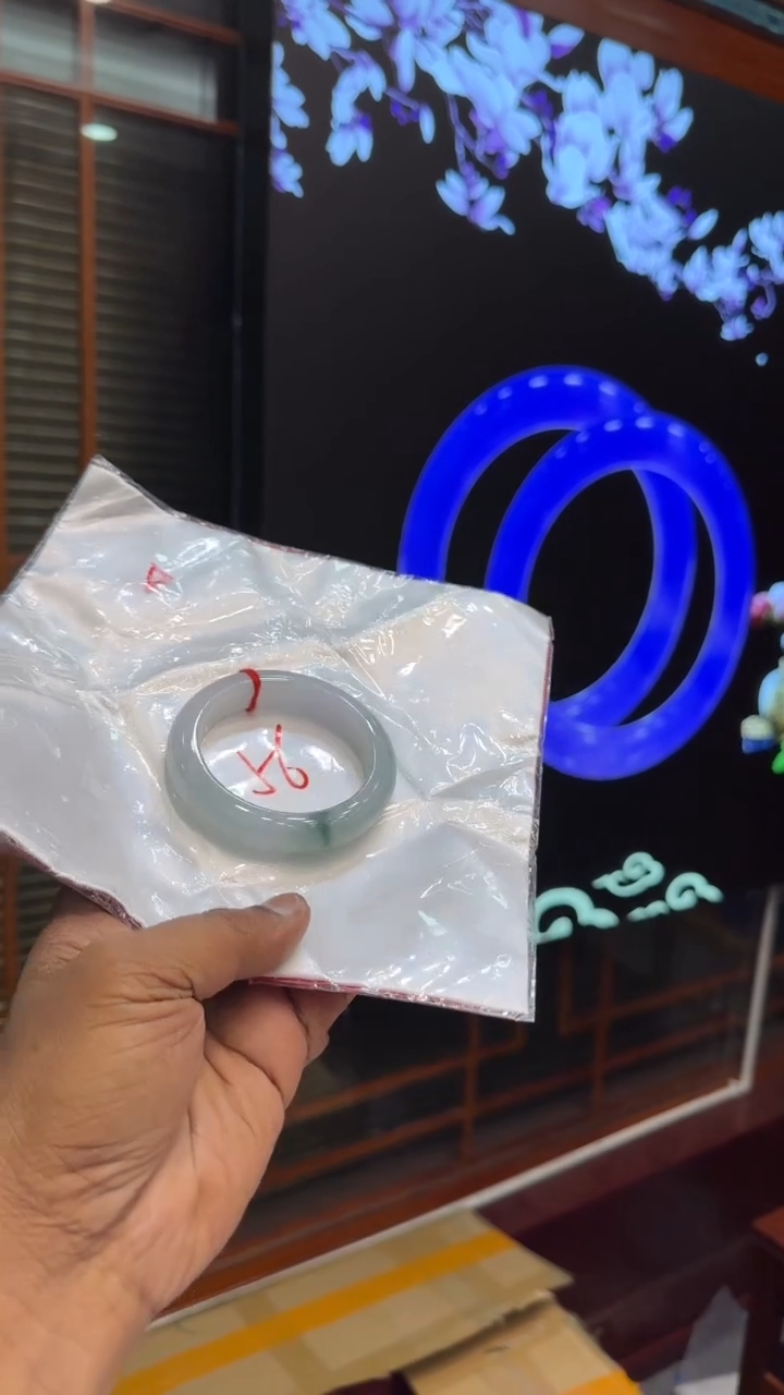 【闪购商品】翡翠手镯未镶嵌手镯