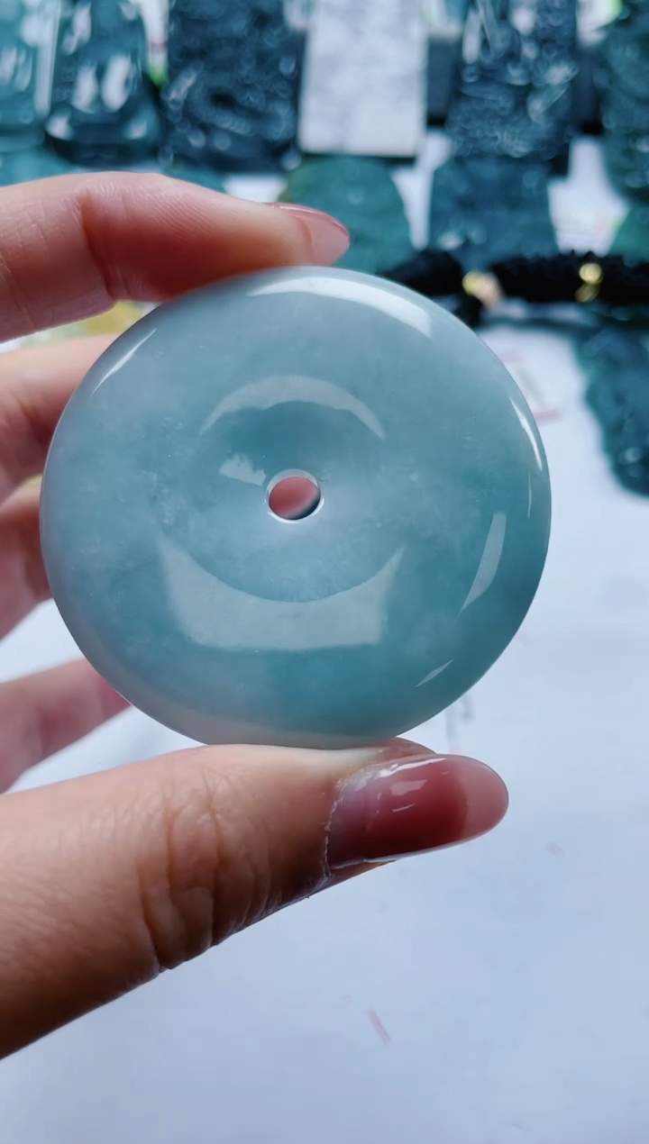 【闪购商品】翡翠颈饰未镶嵌          