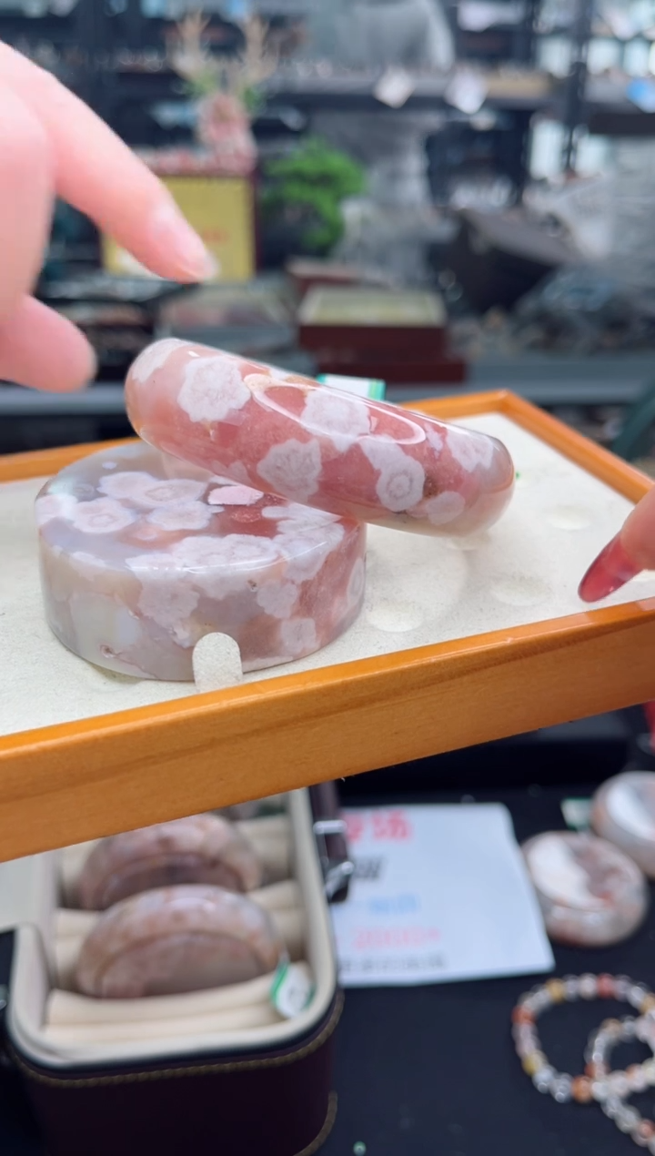 【闪购商品】石英质玉手镯未镶嵌60圈口（赠品镯心）69305