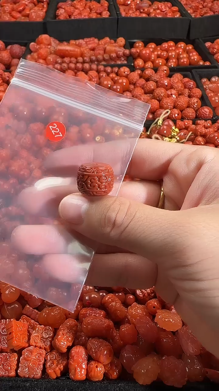 颈饰未镶嵌南红玛瑙1