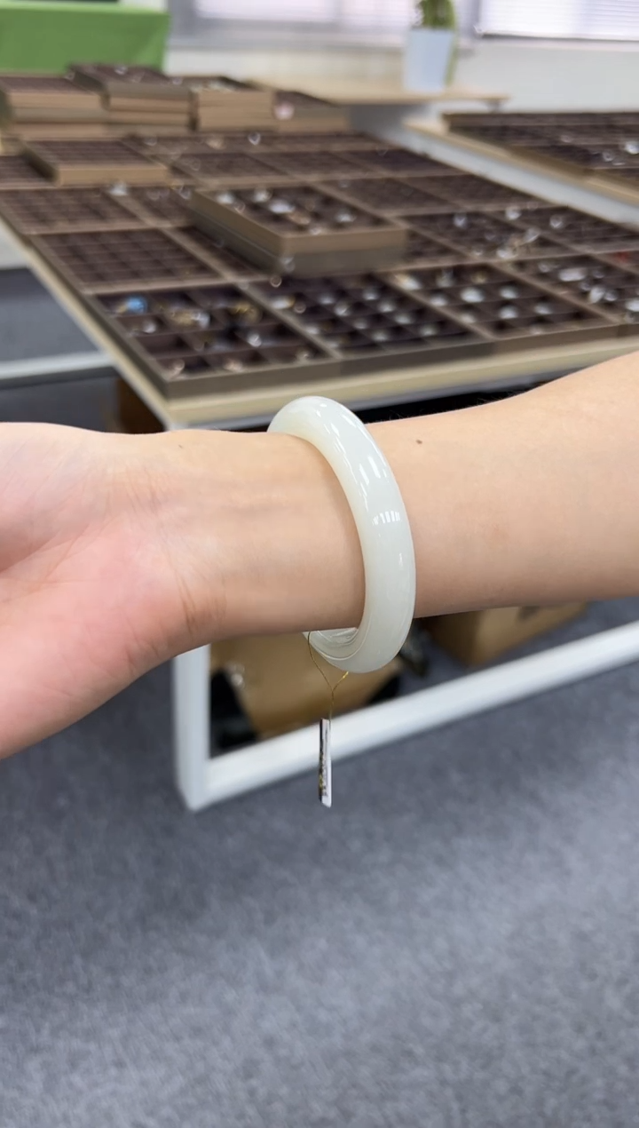 未镶嵌手镯和田玉54  706