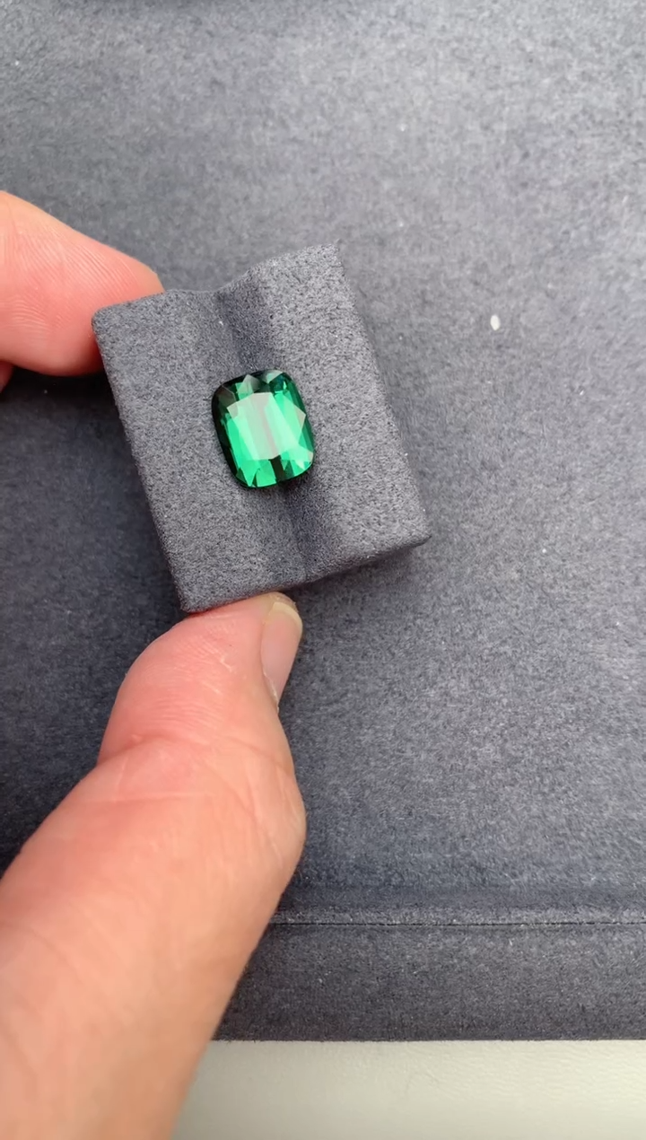 裸石未镶嵌碧玺3.9ct绿碧玺  BE