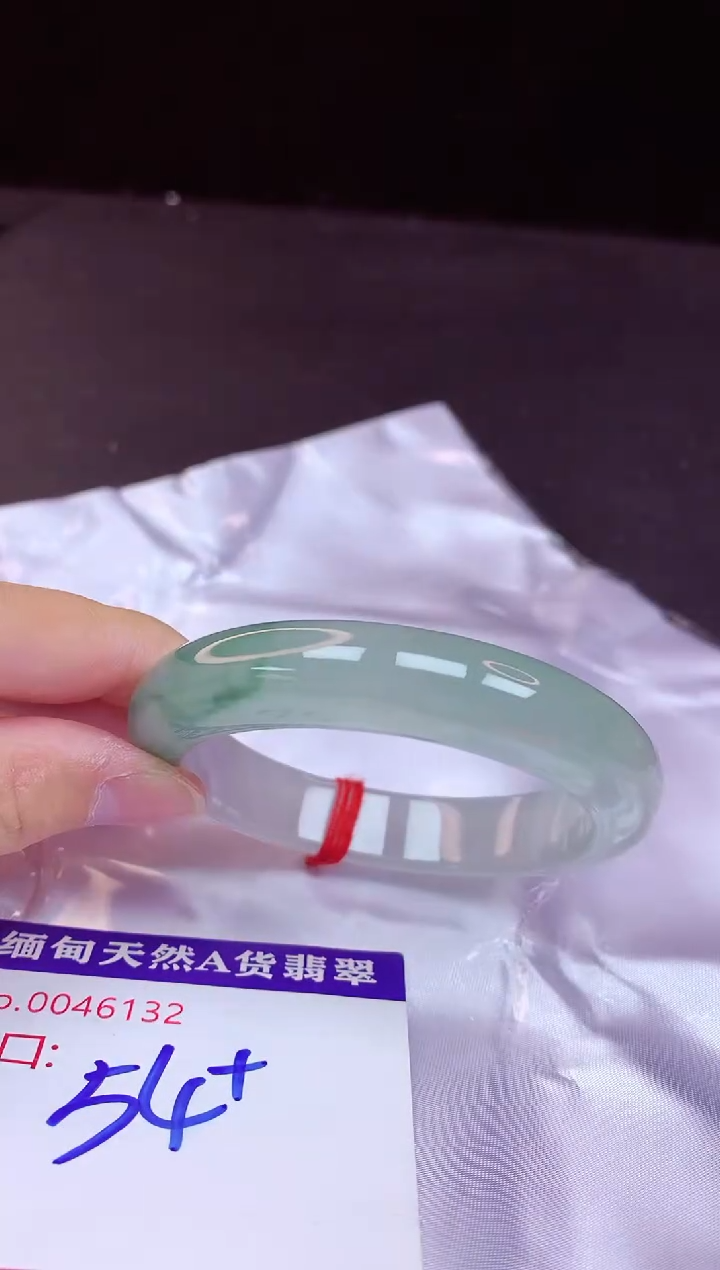 翡翠手镯未镶嵌54+             