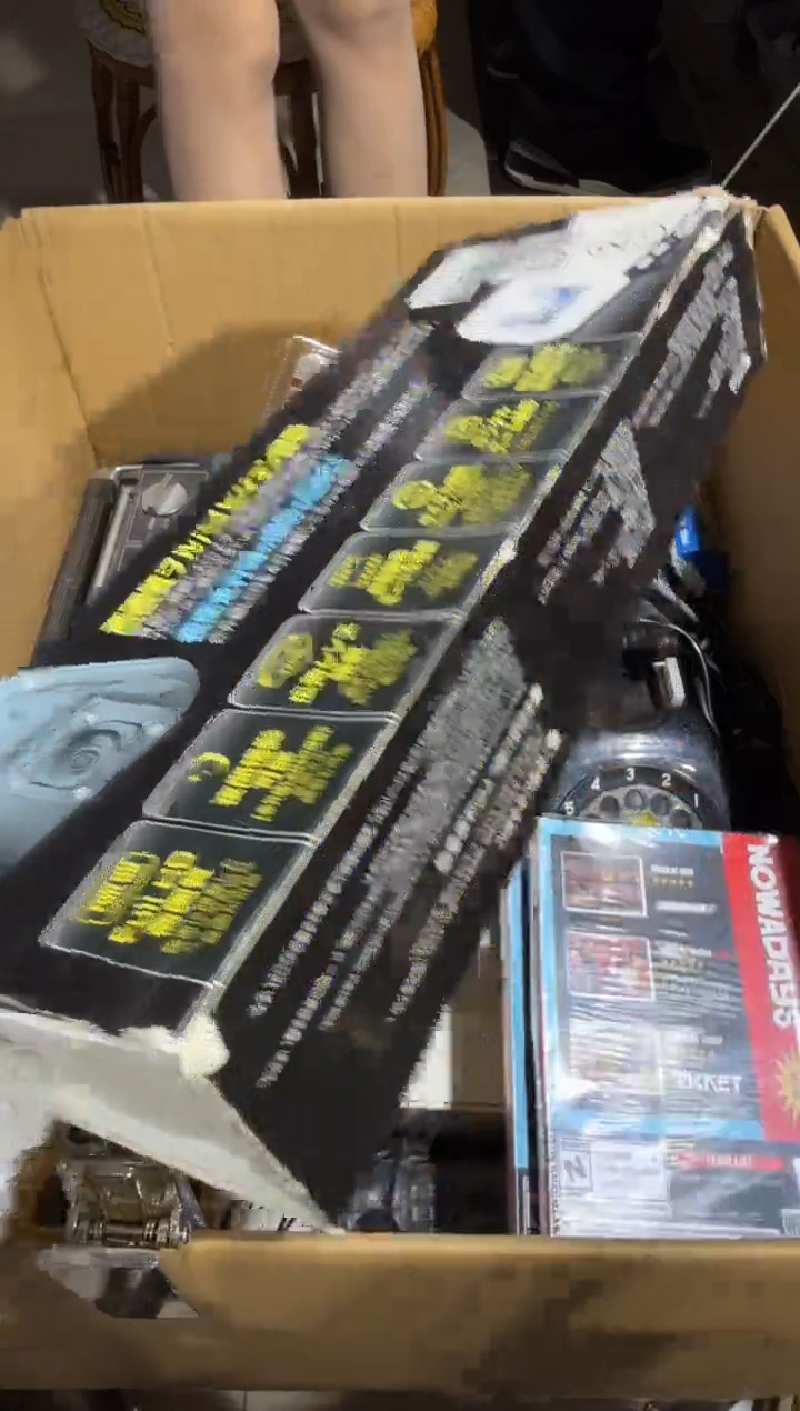8新大**天 606   中古商品，瑕疵品，不保好坏。