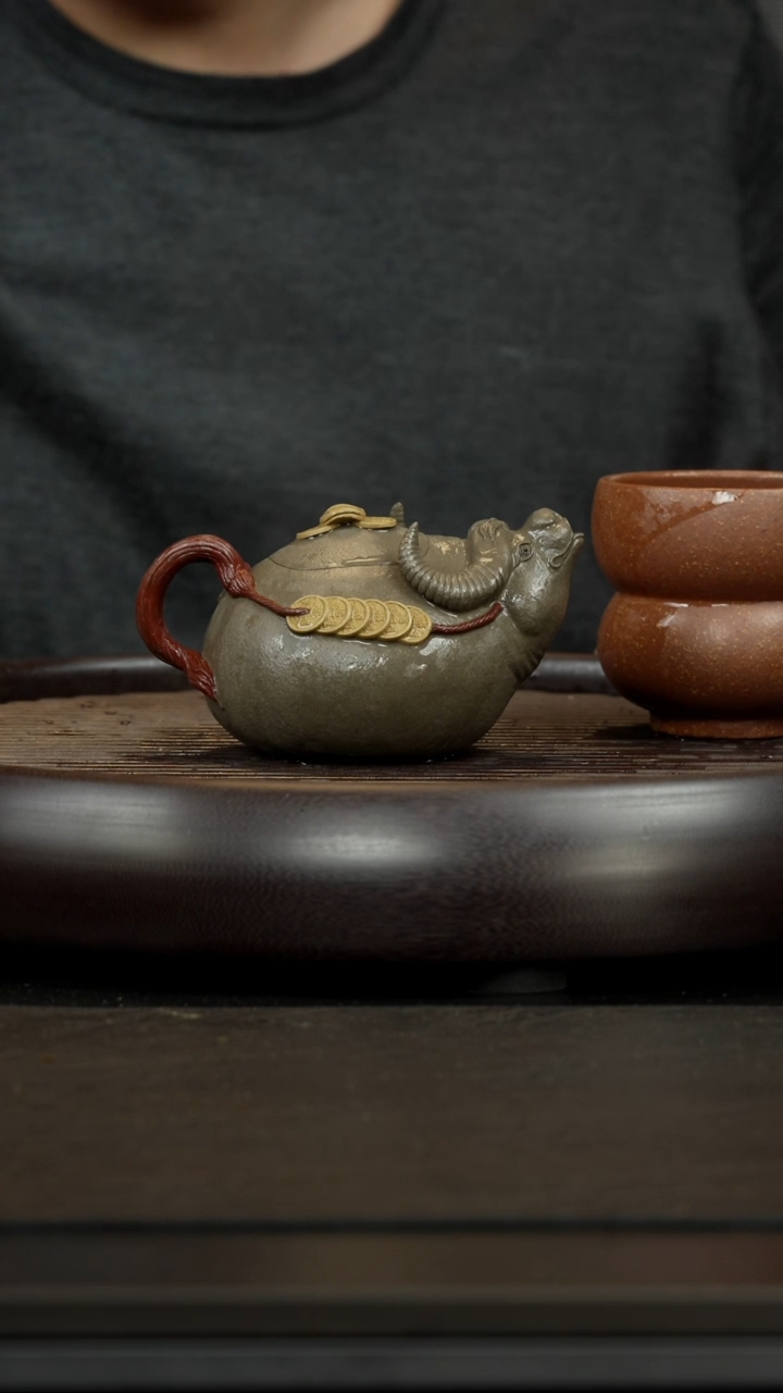 【闪购商品】紫砂茶杯蟹壳青全手 仿生牛  辈辈有钱壶