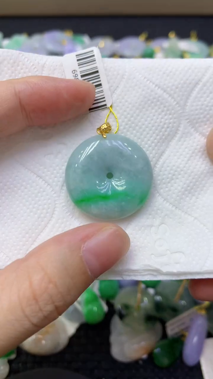 颈饰未镶嵌翡翠天然缅甸翡翠A货