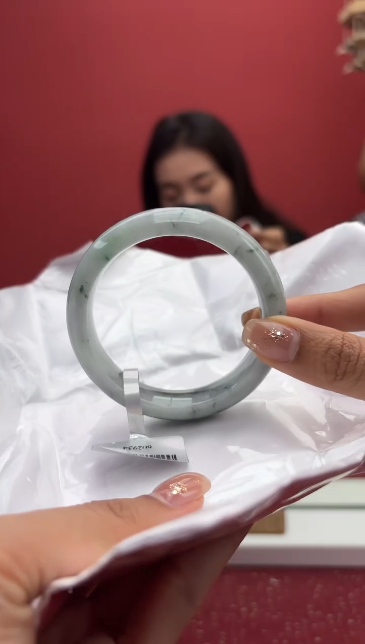 【闪购商品】翡翠手镯未镶嵌8手镯