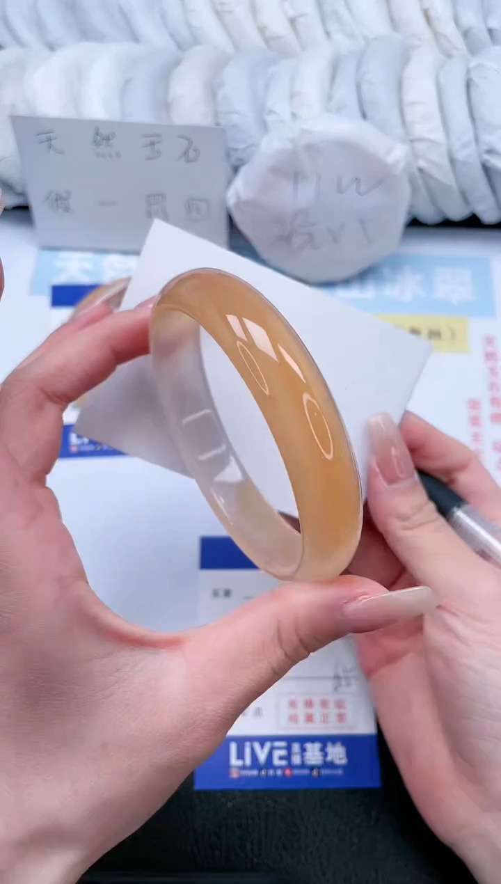 【闪购商品】石英质玉手镯未镶嵌T139-65