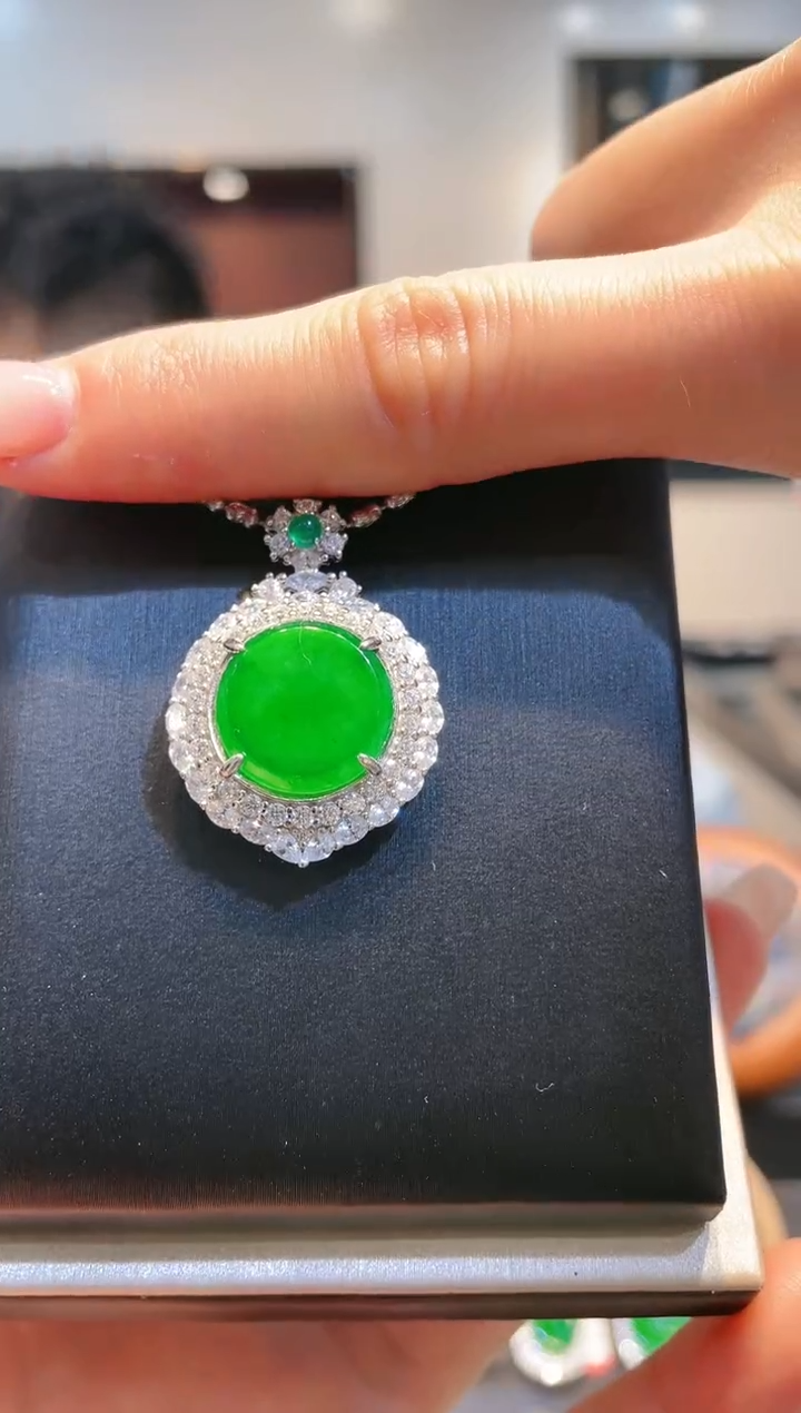 【闪购商品】翡翠颈饰银S925镶嵌A10天然A货翡翠吊坠（不含链）