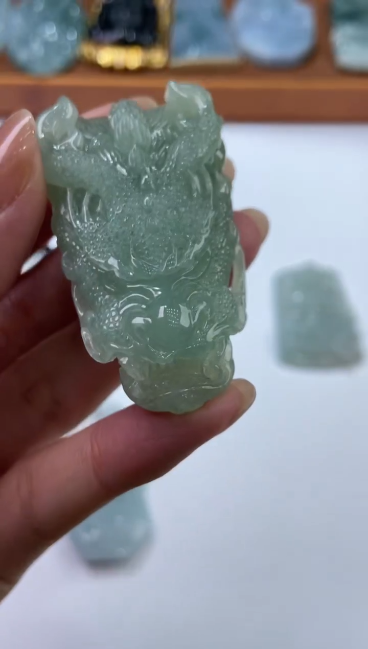 翡翠未镶嵌挂件2207986