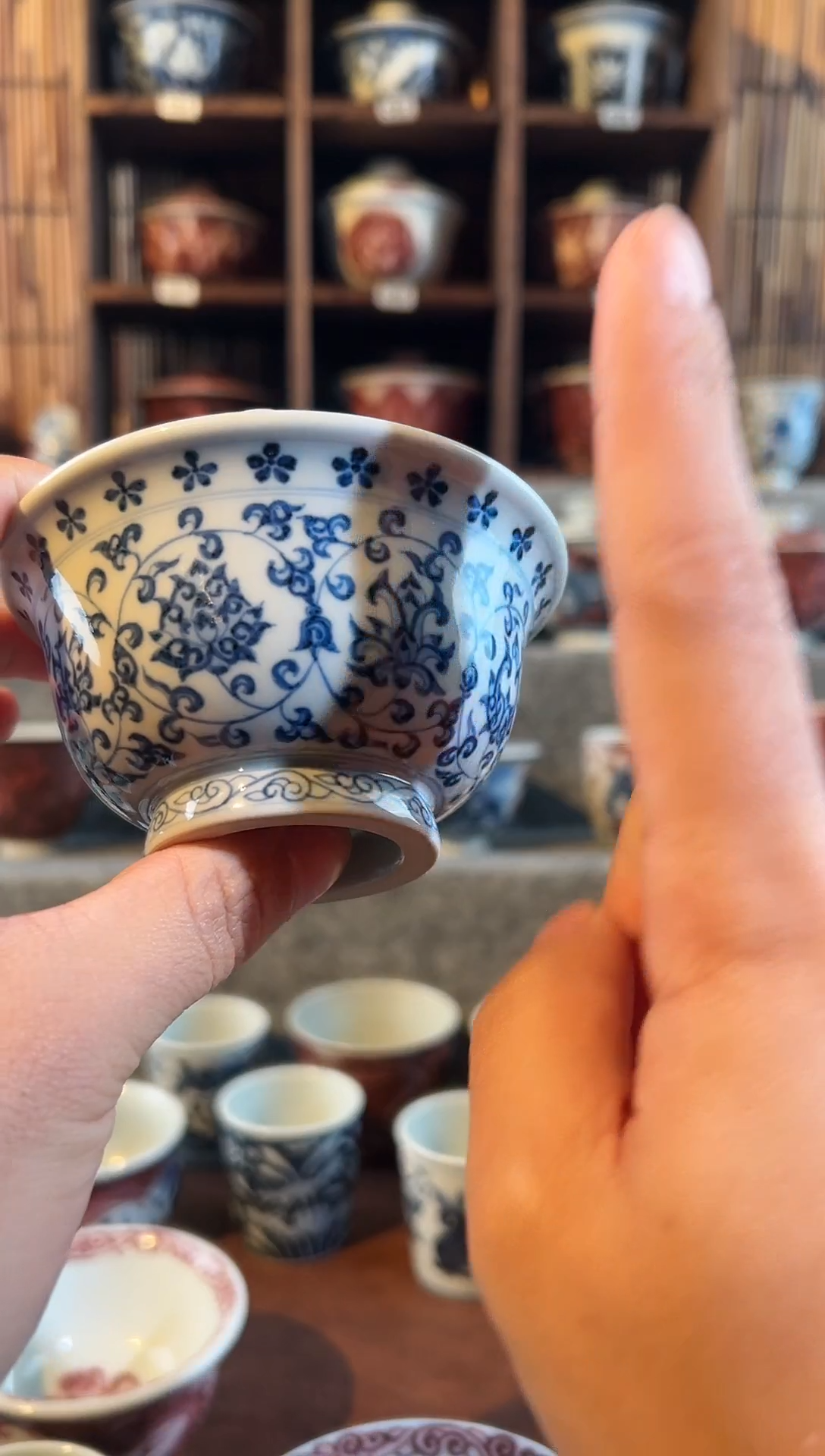 【闪购商品】天禄言瓷缠枝莲压手