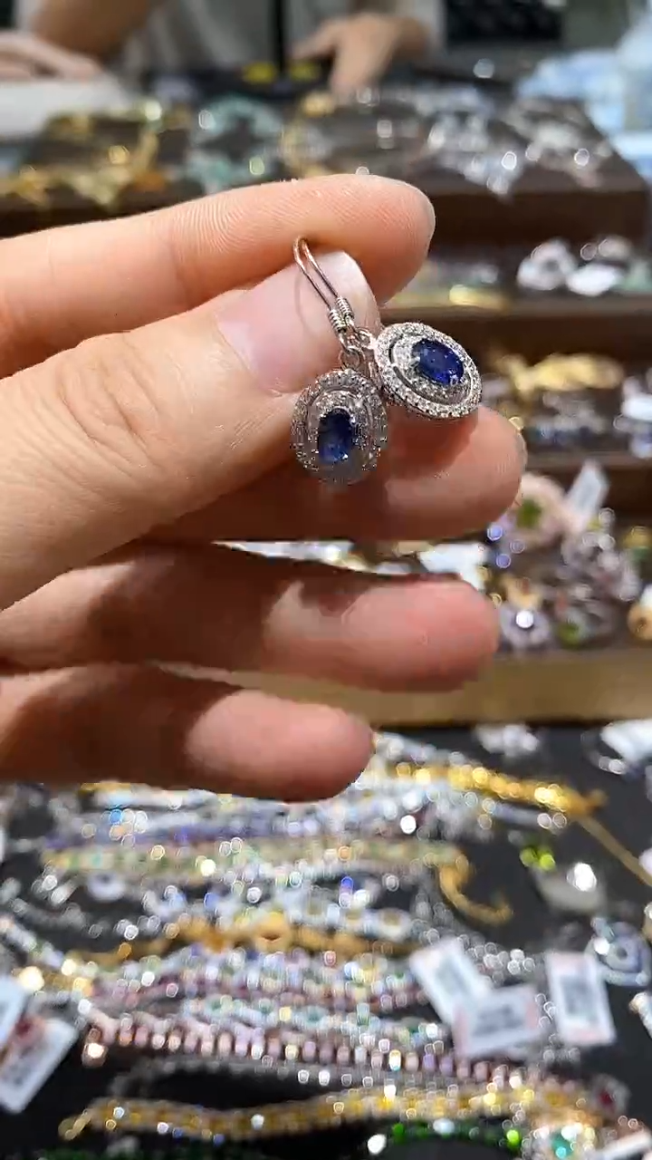 【闪购商品】蓝宝石耳饰银S925镶嵌耳钉