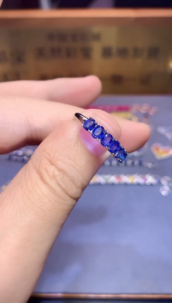 【闪购商品】蓝宝石戒指银S925镶嵌........