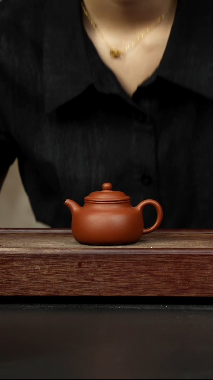 紫砂茶壶小煤窑朱泥 玉麟掇球