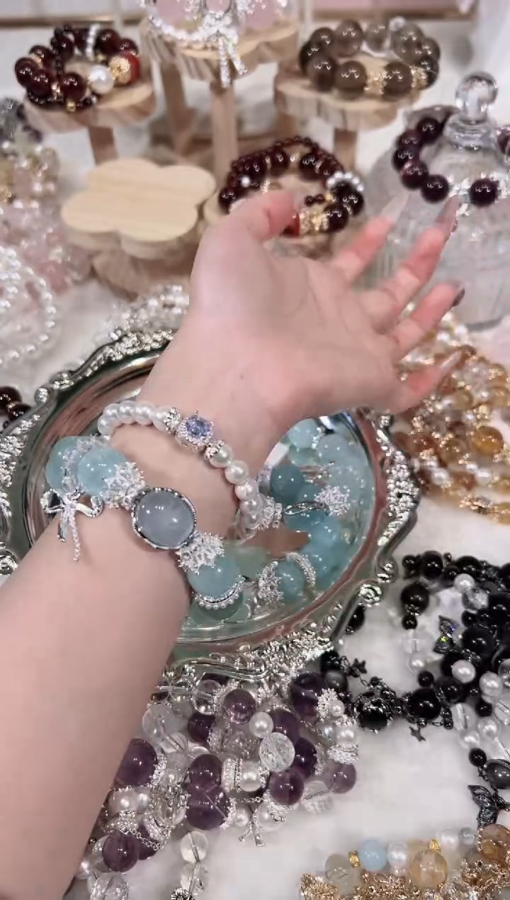 【闪购商品】水晶手链未镶嵌天然水晶默认微瑕 多样性发货发其一