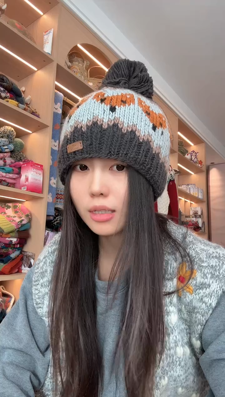 羊毛灰色美利奴狐狸帽