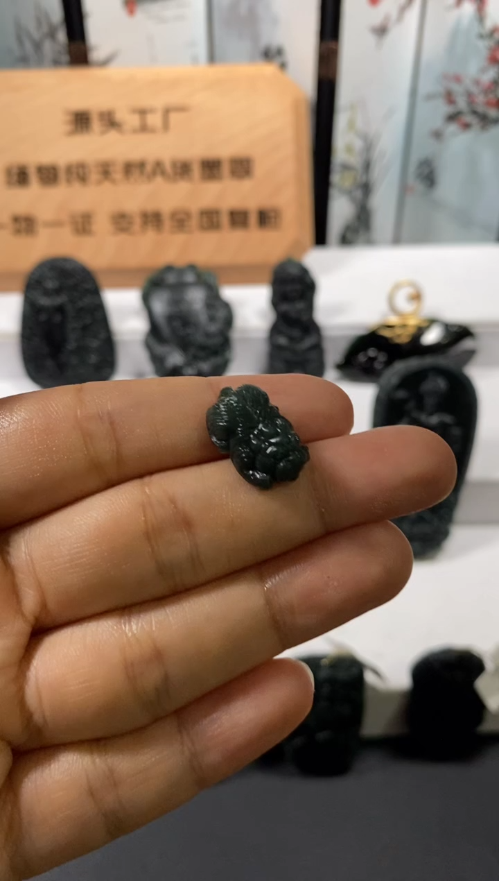 未镶嵌定制翡翠天然缅甸A货翡翠墨翠精品貔貅