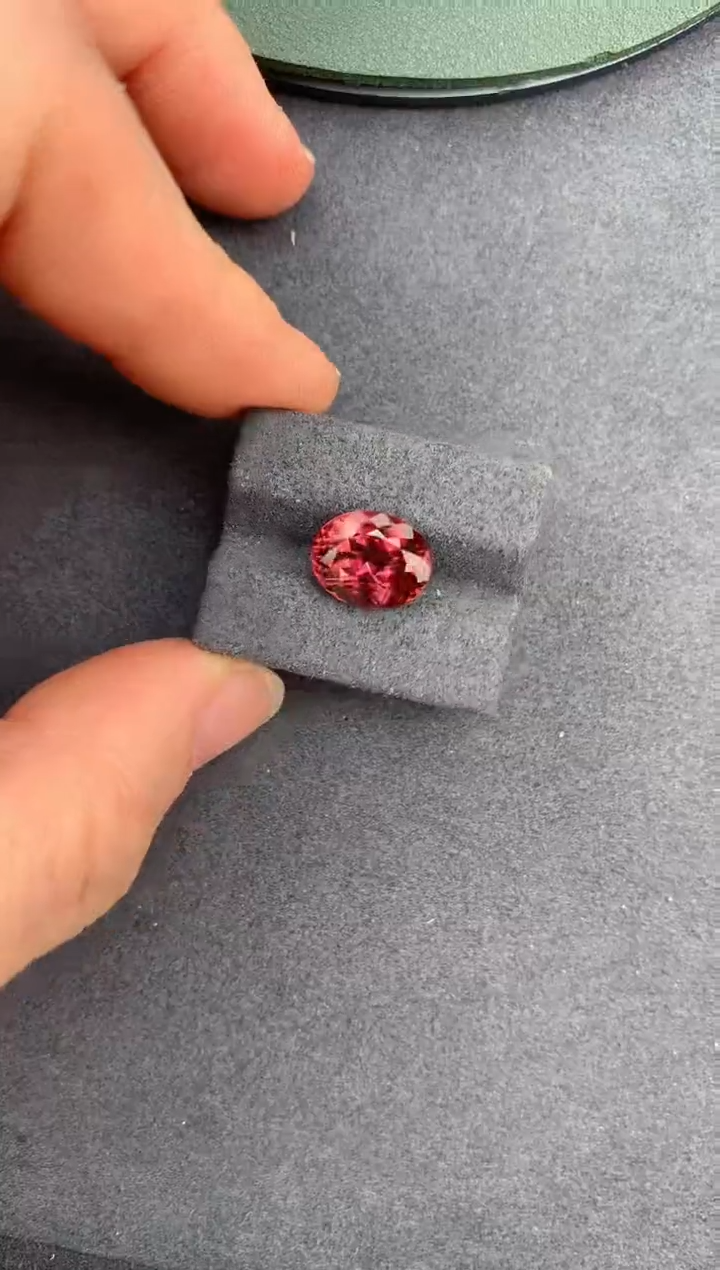 【闪购商品】碧玺裸石未镶嵌3.9ct粉碧玺