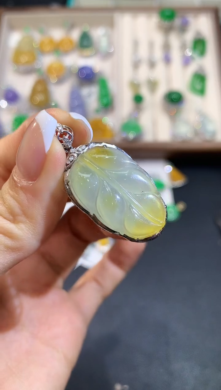 【闪购商品】翡翠吊坠(不含链)18K金镶嵌MH2970
