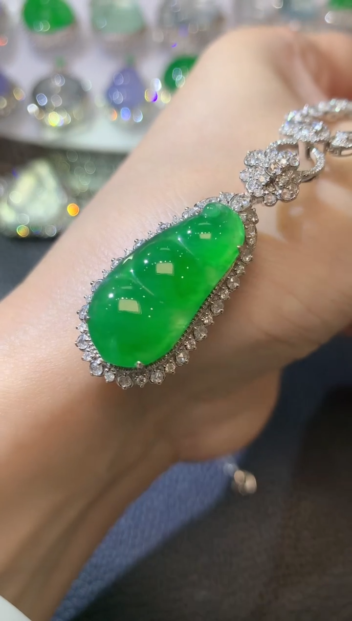 翡翠18K金镶嵌吊坠(不含链)C22翡翠