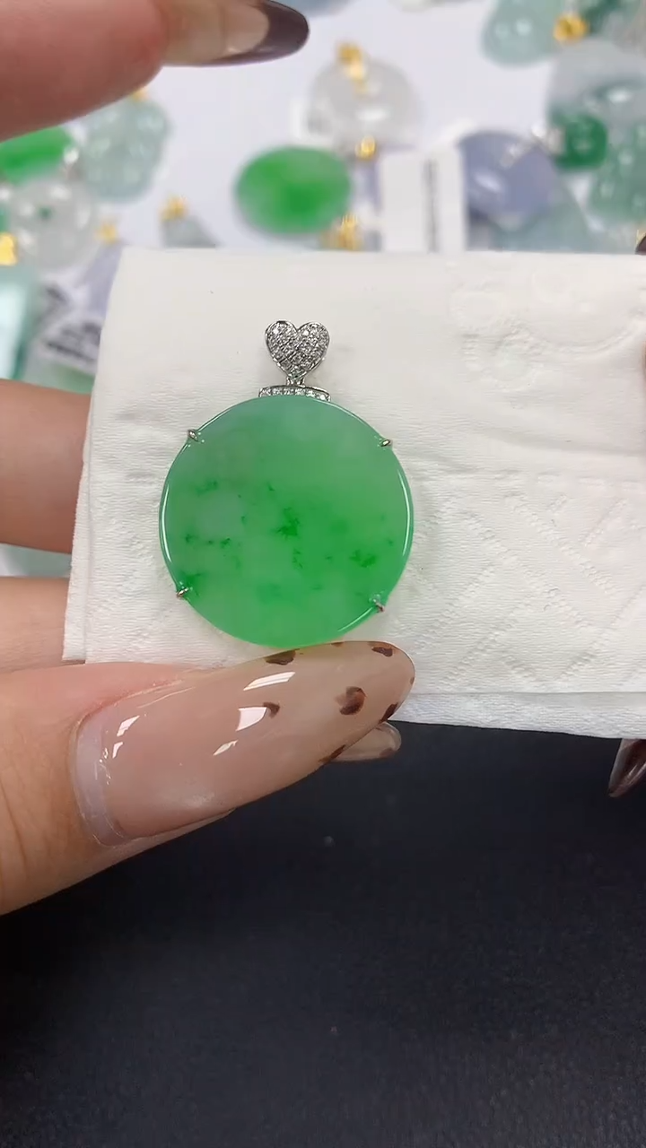 颈饰18K金镶嵌翡翠a货假一赔三支持复检百元上9元证书费自理