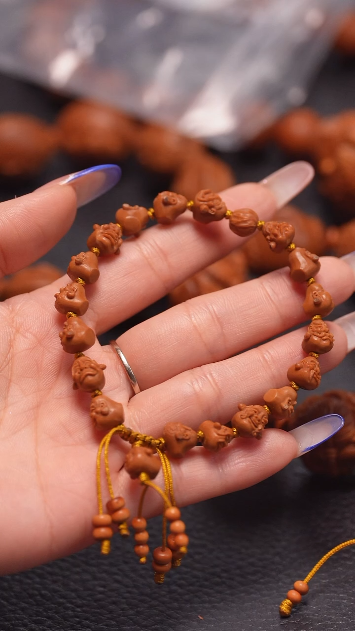 手串橄榄核0.95+核尖18罗汉